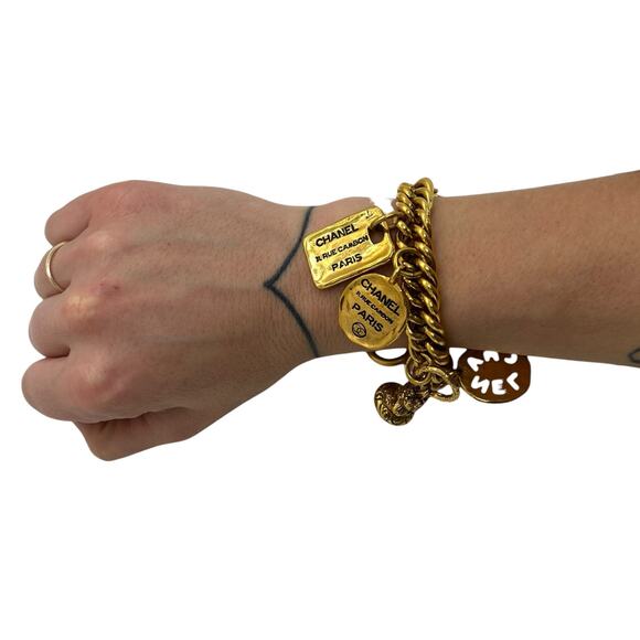 Chanel Vintage Plate Charm Bracelet - Picture 3 of 7
